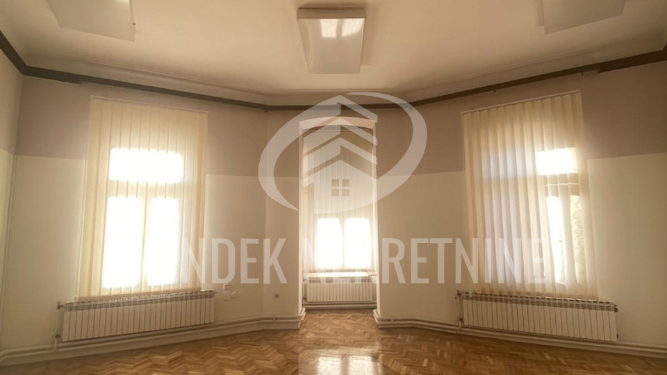 Commercial Property, 30 m2, For Rent, Varaždin - Centar